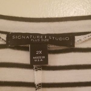 Signature Studio Tops - ❤Signature Studio black & white striped knot T 2X Signature Studio Tops - ❤Signature Studio black & white striped knot T 2X